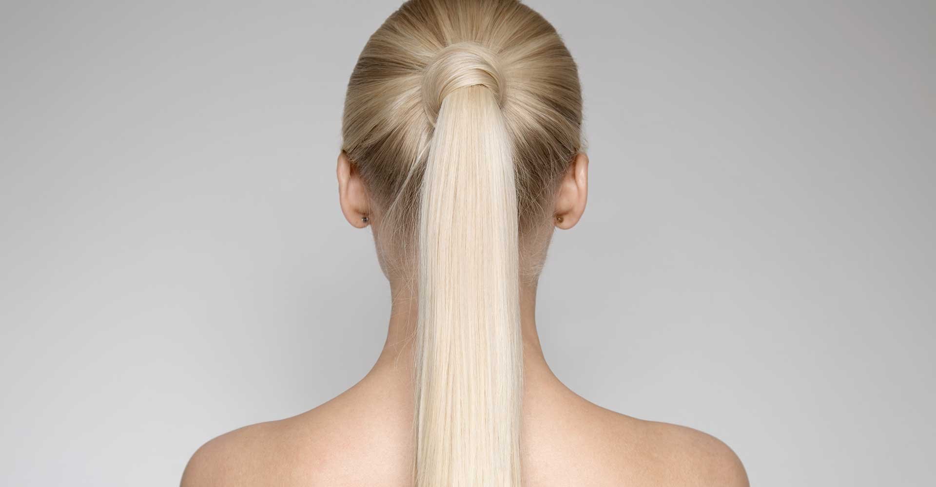 Modelo De Costas Com Cabelo Longo Loiro